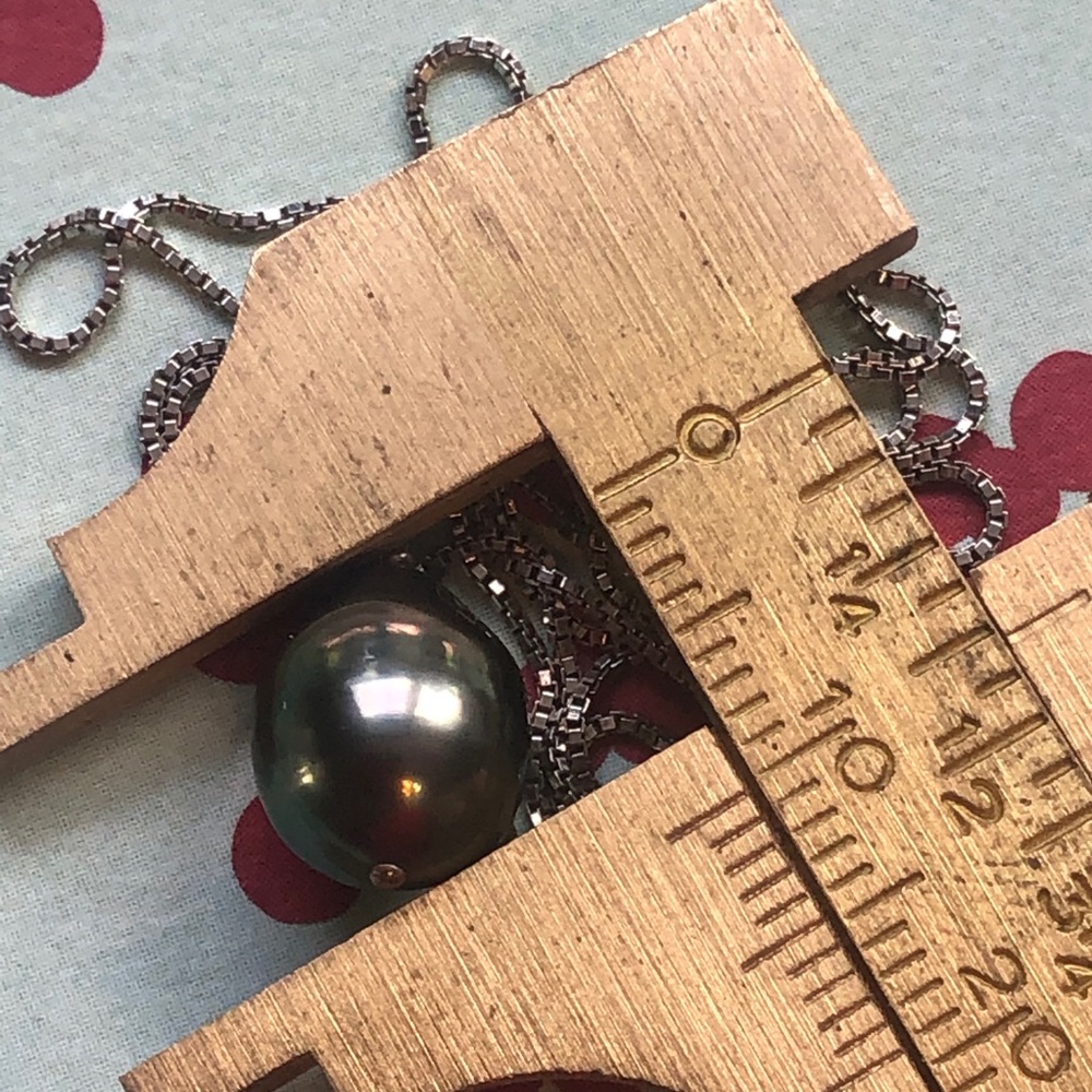 Black freshwater pearl necklace - Picture 4 of 5